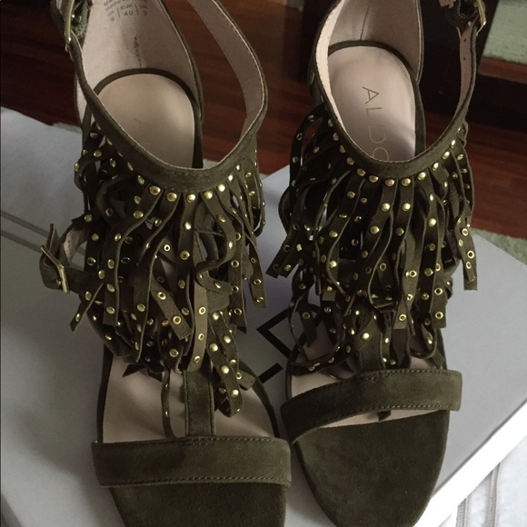 NWT Also suede heels
